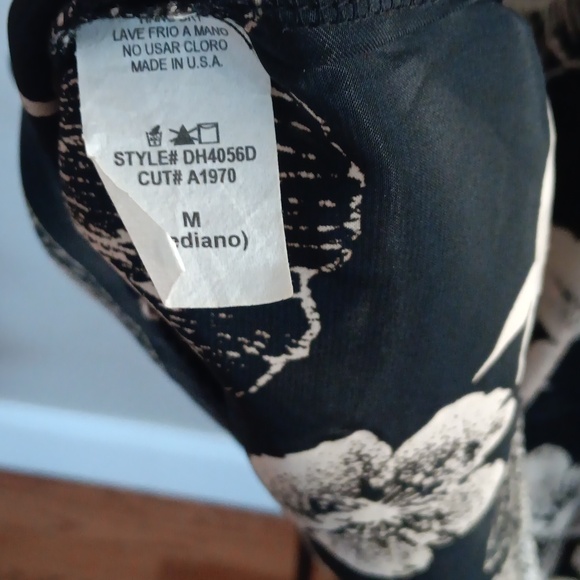 Black and White Floral Satin Dress - Size M - Picture 5 of 6